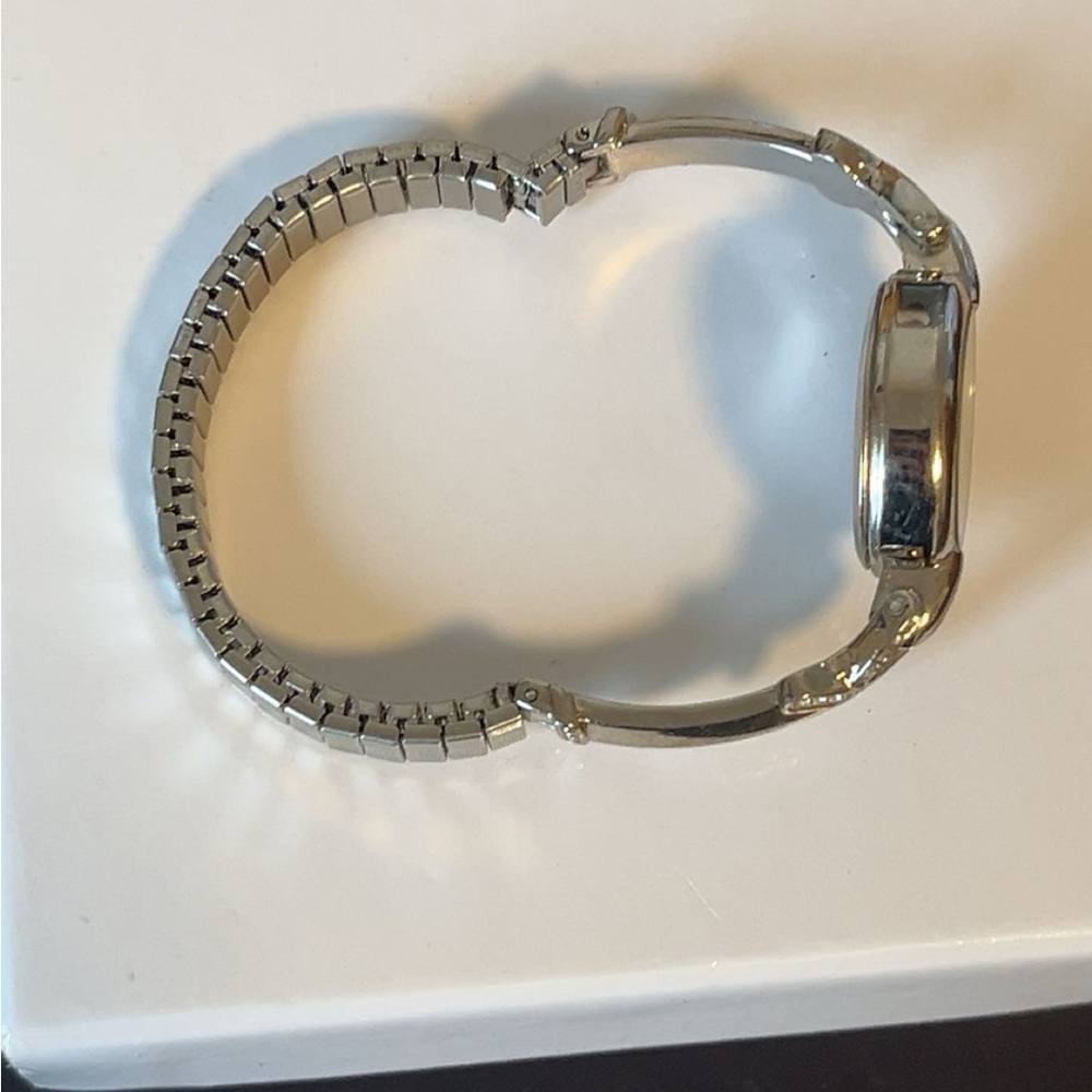 Elegant Silver tone Women's Quartz Watch